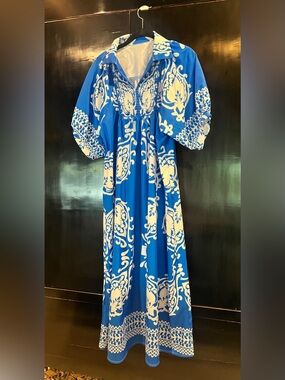 Vibrant Puff-sleeve Midi Dress